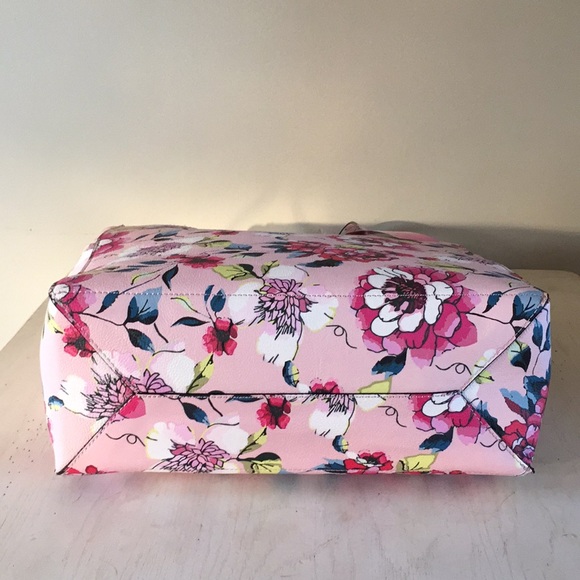 (Betsey Johnson) Full Bloom bow tote - Picture 5 of 8